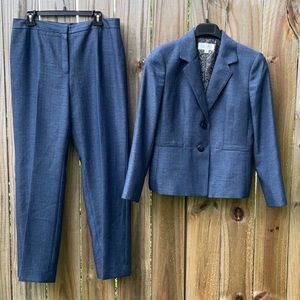 Le Suit Women Pant Suit, Color Blue, Size-12P.